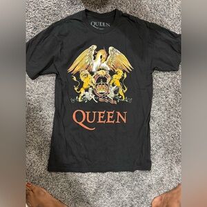 Queen  Black Graphic T-Shirt women’s size medium